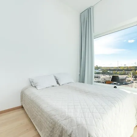 Brand New 2bdroom Free Parking Apartment *