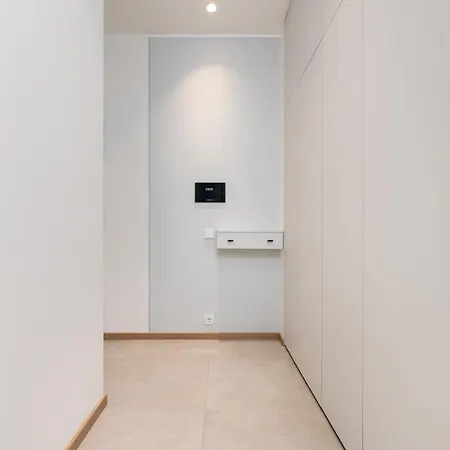 Brand New 2bdroom Free Parking Lägenhet *