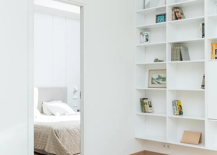 Brand New 2bdroom Free Parking Lejlighed