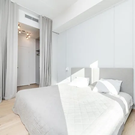 Brand New 2bdroom Free Parking *