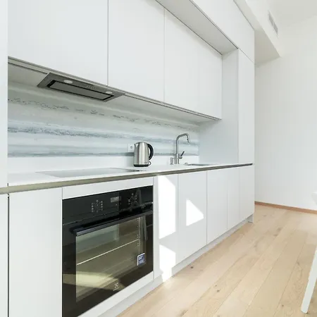 Brand New 2bdroom Free Parking *